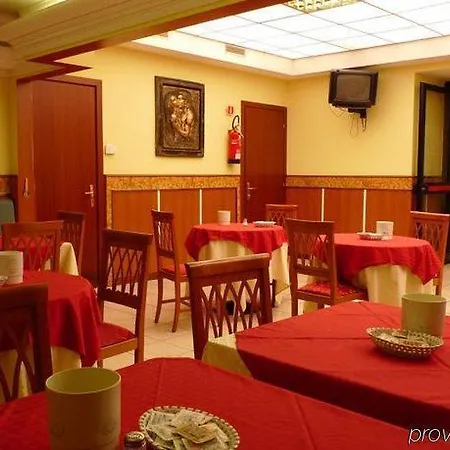 Flower Garden Hotel 3*