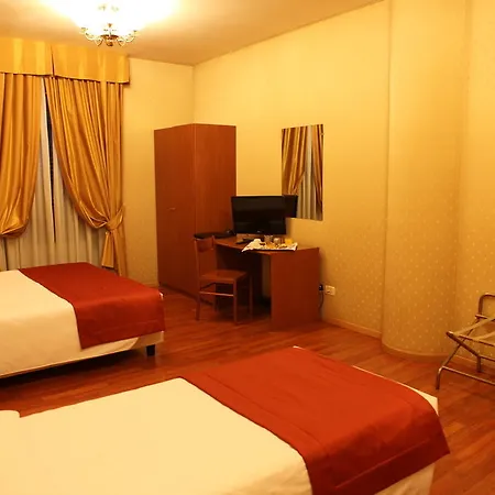 Szálloda Flower Garden 3*
