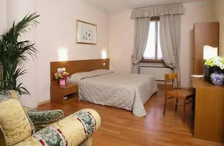Szálloda Flower Garden 3*