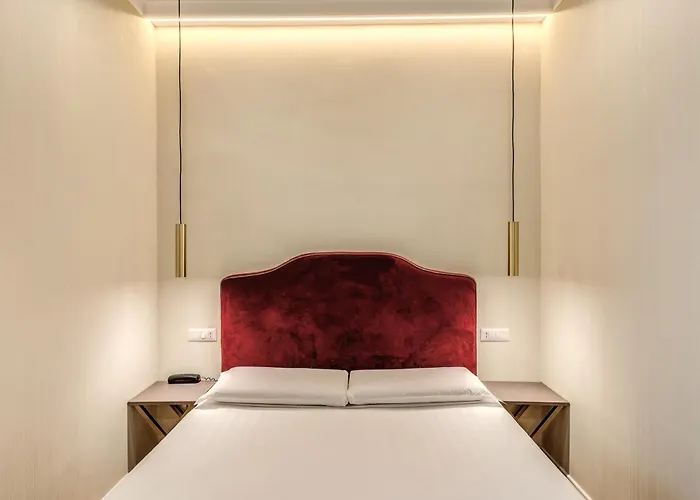 フラワー ガーデン ホテル 3*