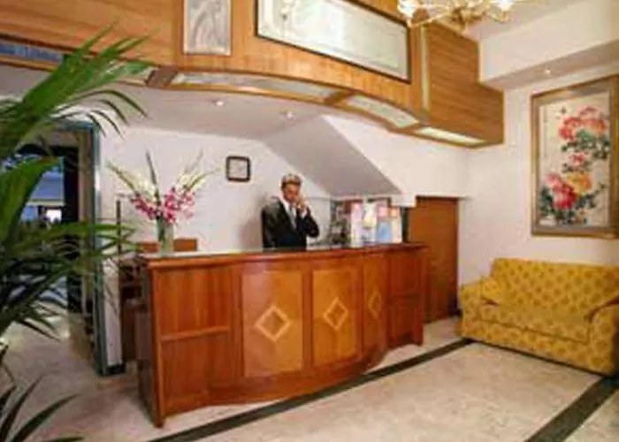 フラワー ガーデン ホテル ローマ