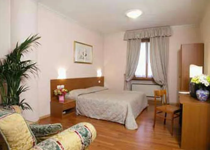 ホテル フラワー ガーデン ローマ