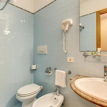 Flower Garden Hotel 3*