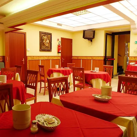 Flower Garden Hotel 3*