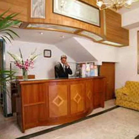 Flower Garden Otel Roma